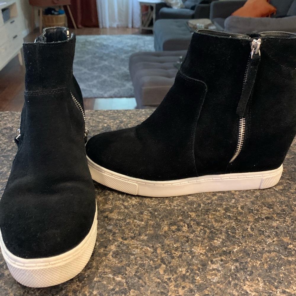 Steve Madden black wedge heel sneakers